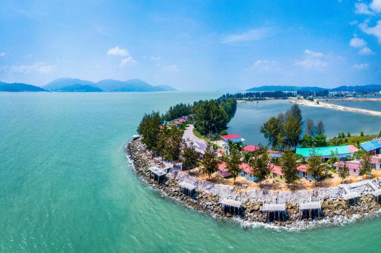 World Kids Fantasy Hotel Lumut Exterior foto