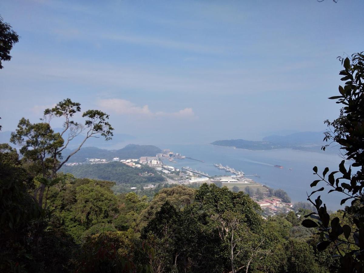 World Kids Fantasy Hotel Lumut Exterior foto